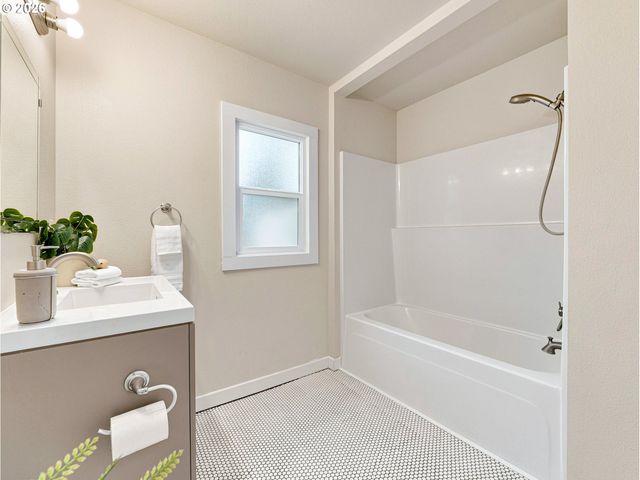 17925 Se TROGE Rd, Damascus, OR 97089