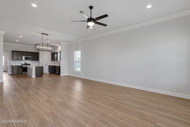 106 Bejeweled Avenue, Youngsville, LA 70592