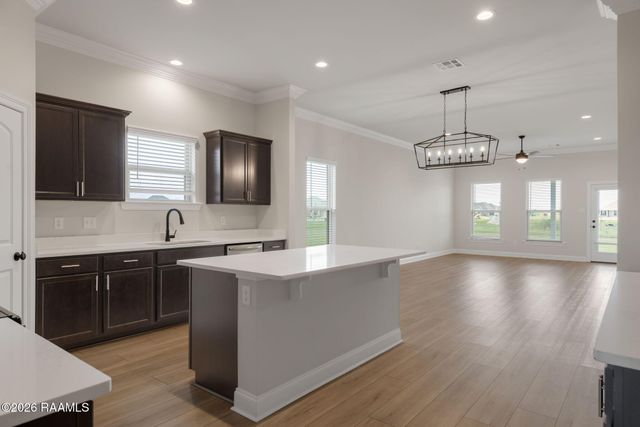 106 Bejeweled Avenue, Youngsville, LA 70592