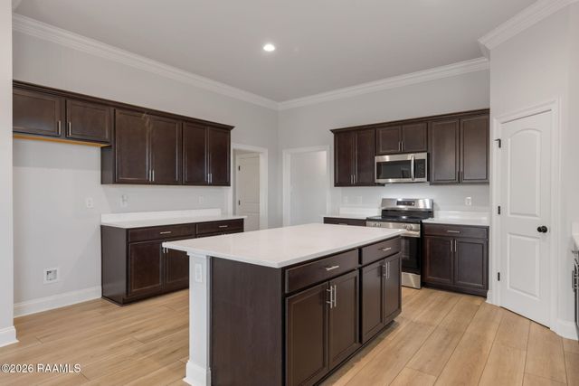 106 Bejeweled Avenue, Youngsville, LA 70592