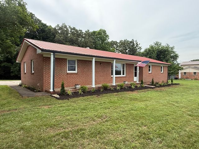 3750 Yager Rd, Mcminnville, TN 37110