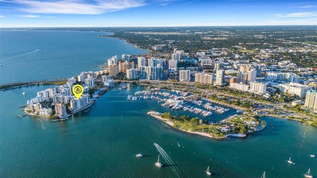 464 GOLDEN GATE POINT 403, Sarasota, FL 34236