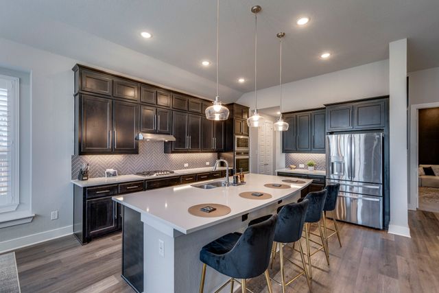 512 Country Meadows Boulevard, Waxahachie, TX 75165