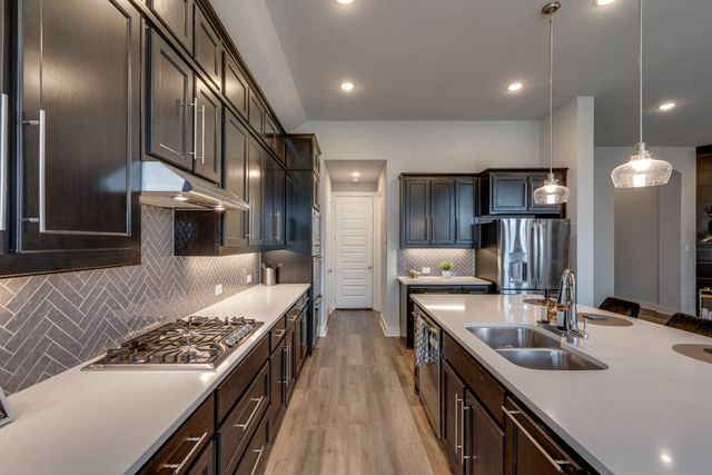 512 Country Meadows Boulevard, Waxahachie, TX 75165