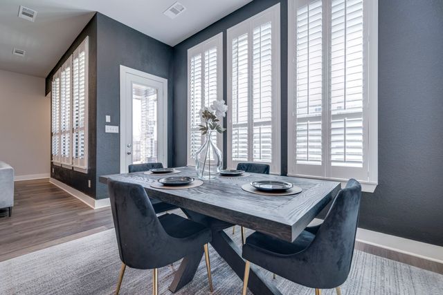 512 Country Meadows Boulevard, Waxahachie, TX 75165