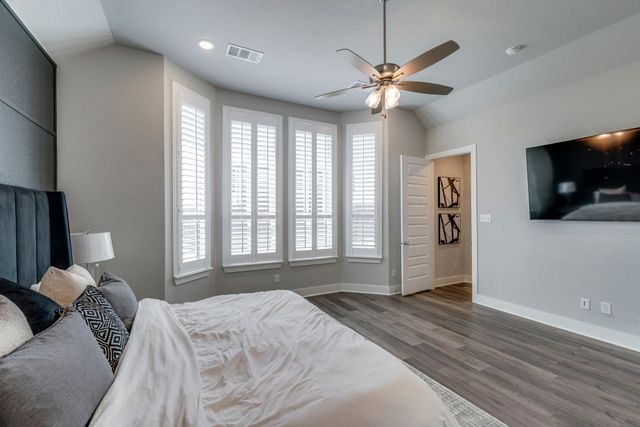 512 Country Meadows Boulevard, Waxahachie, TX 75165