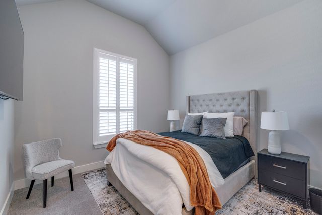 512 Country Meadows Boulevard, Waxahachie, TX 75165