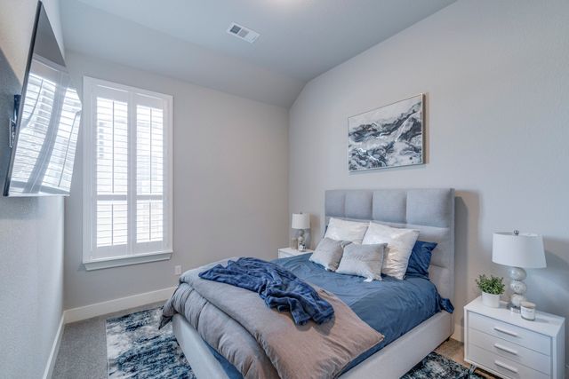 512 Country Meadows Boulevard, Waxahachie, TX 75165