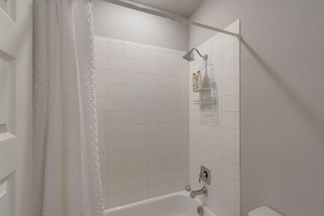 512 Country Meadows Boulevard, Waxahachie, TX 75165