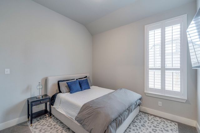 512 Country Meadows Boulevard, Waxahachie, TX 75165