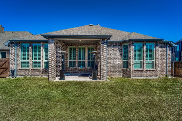 512 Country Meadows Boulevard, Waxahachie, TX 75165