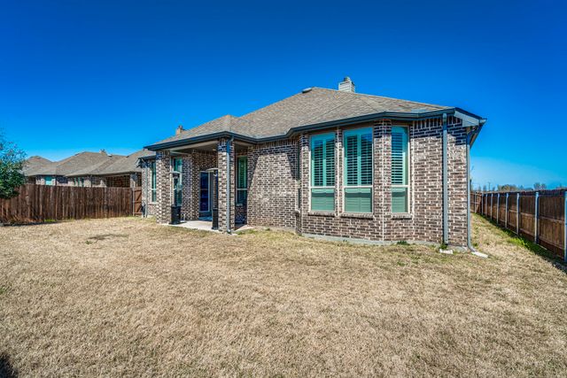 512 Country Meadows Boulevard, Waxahachie, TX 75165