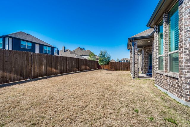 512 Country Meadows Boulevard, Waxahachie, TX 75165