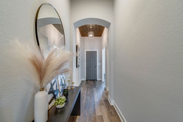 512 Country Meadows Boulevard, Waxahachie, TX 75165