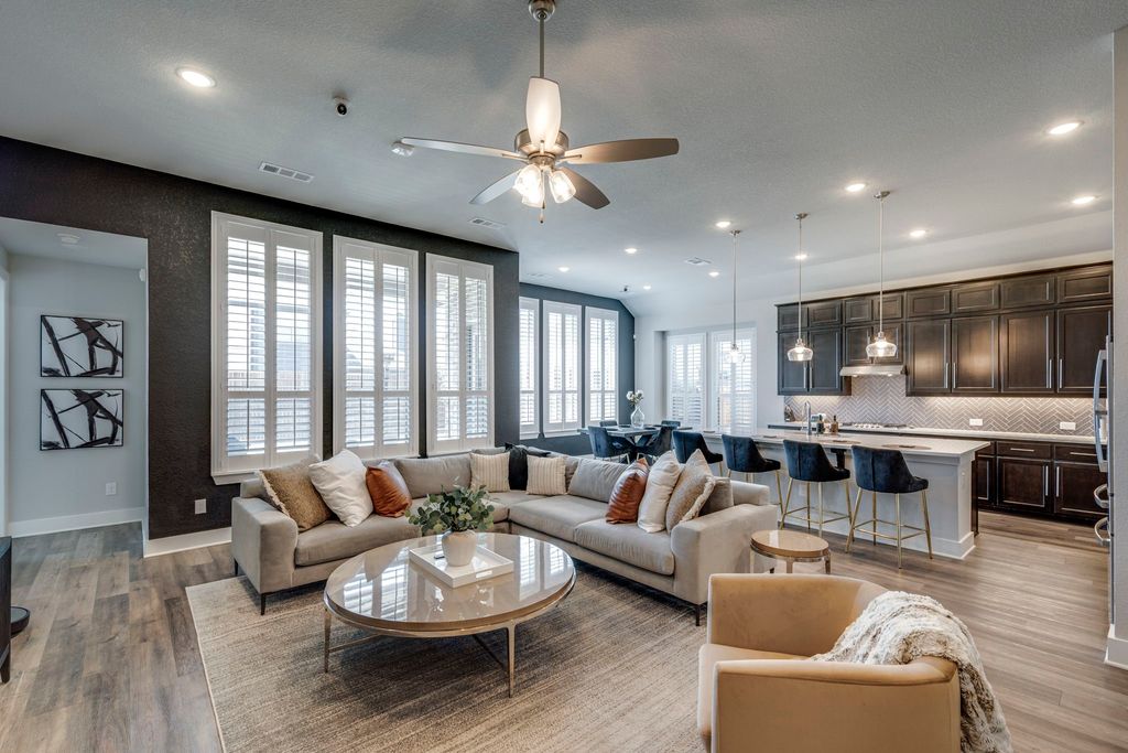 512 Country Meadows Boulevard, Waxahachie, TX 75165