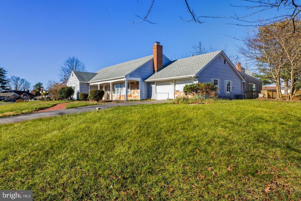 125 COUNTRY CLUB RD, WILLINGBORO, NJ 08046 — photo 2