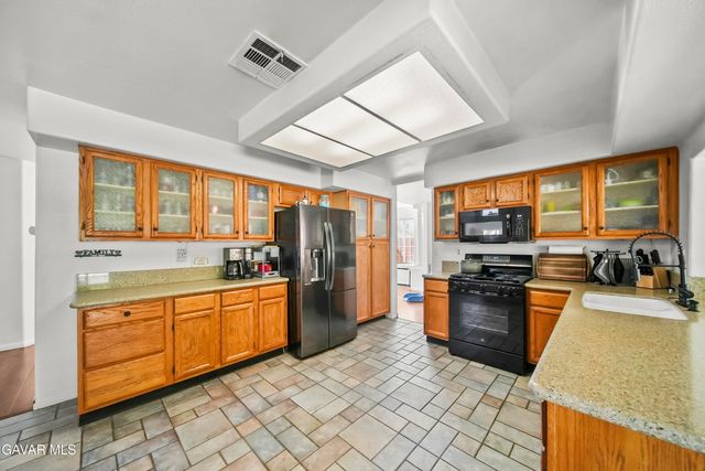 39463 Middleton Street, Palmdale, CA 93551