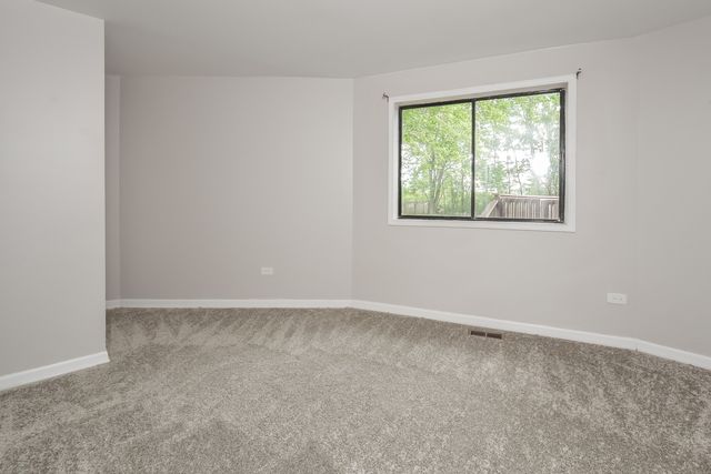 526 Towne Court SE, Gilberts, IL 60136