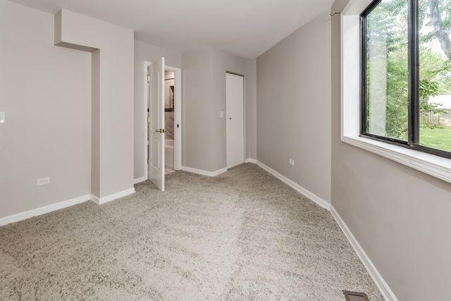 526 Towne Court SE, Gilberts, IL 60136