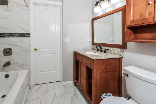 526 Towne Court SE, Gilberts, IL 60136