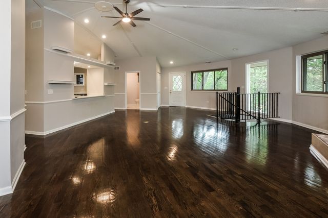 526 Towne Court SE, Gilberts, IL 60136