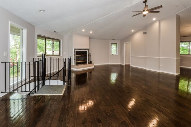 526 Towne Court SE, Gilberts, IL 60136