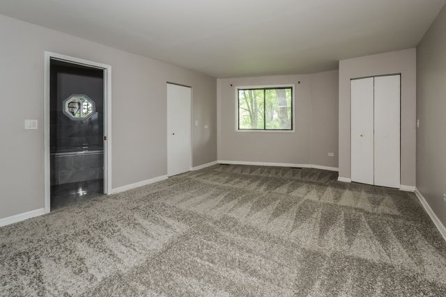 526 Towne Court SE, Gilberts, IL 60136
