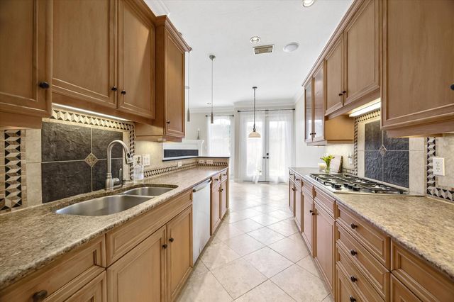 6210 Sutherland Square, Houston, TX 77081