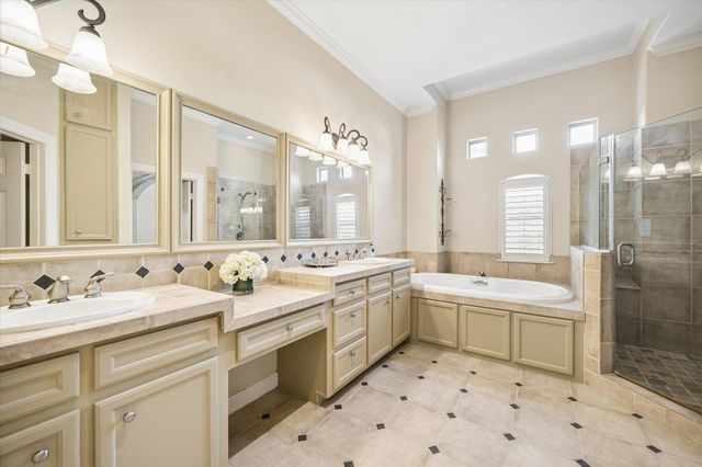 6210 Sutherland Square, Houston, TX 77081
