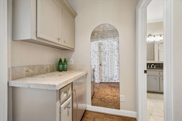 6210 Sutherland Square, Houston, TX 77081