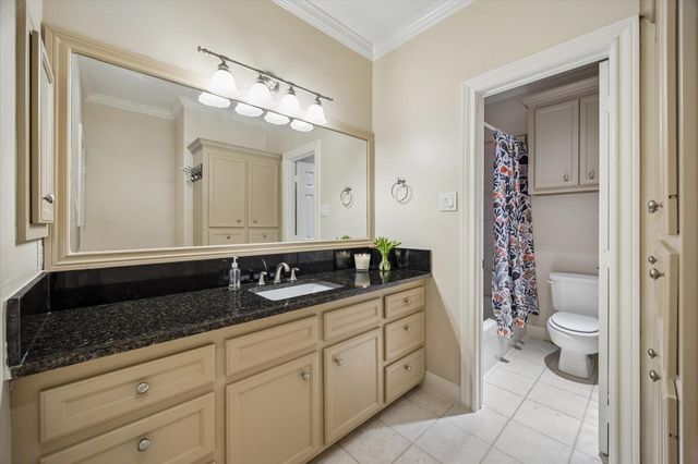 6210 Sutherland Square, Houston, TX 77081