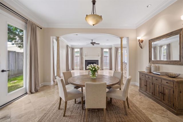 6210 Sutherland Square, Houston, TX 77081
