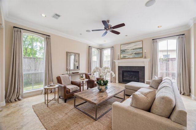 6210 Sutherland Square, Houston, TX 77081