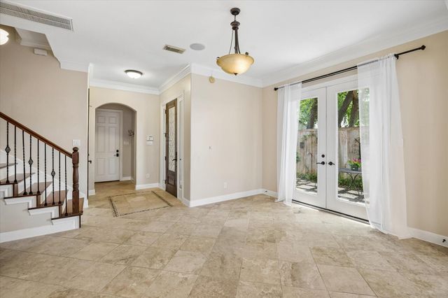 6210 Sutherland Square, Houston, TX 77081