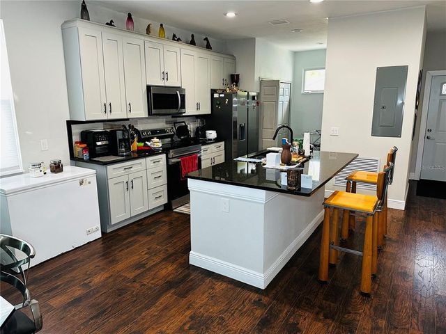 606 W VOORHIS AVENUE, Deland, FL 32720