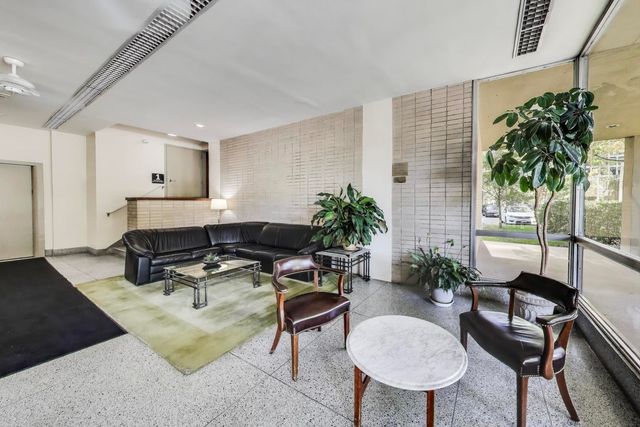 5050 S East End Avenue 4B, Chicago, IL 60615