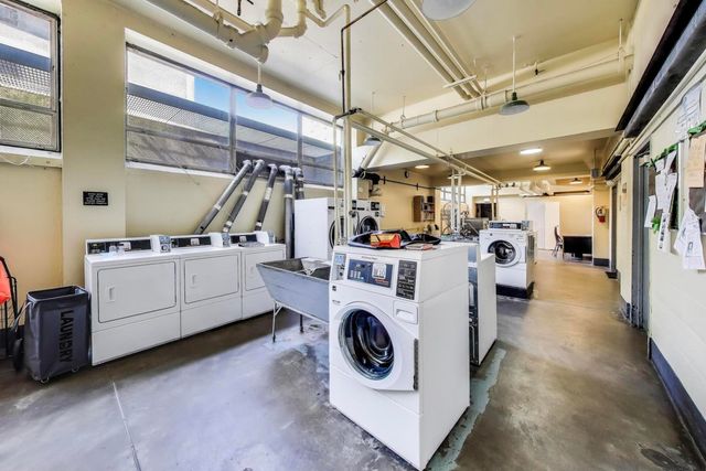 5050 S East End Avenue 4B, Chicago, IL 60615