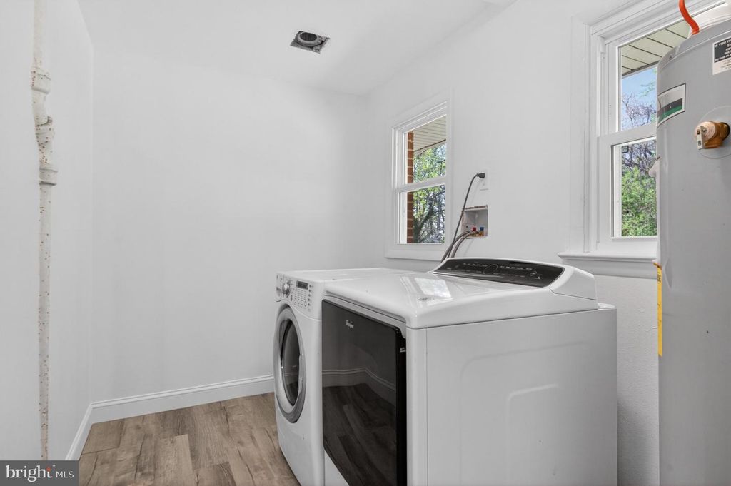 Image 14 of property listing at 45278 COVE MANOR RD, California, MD 20619