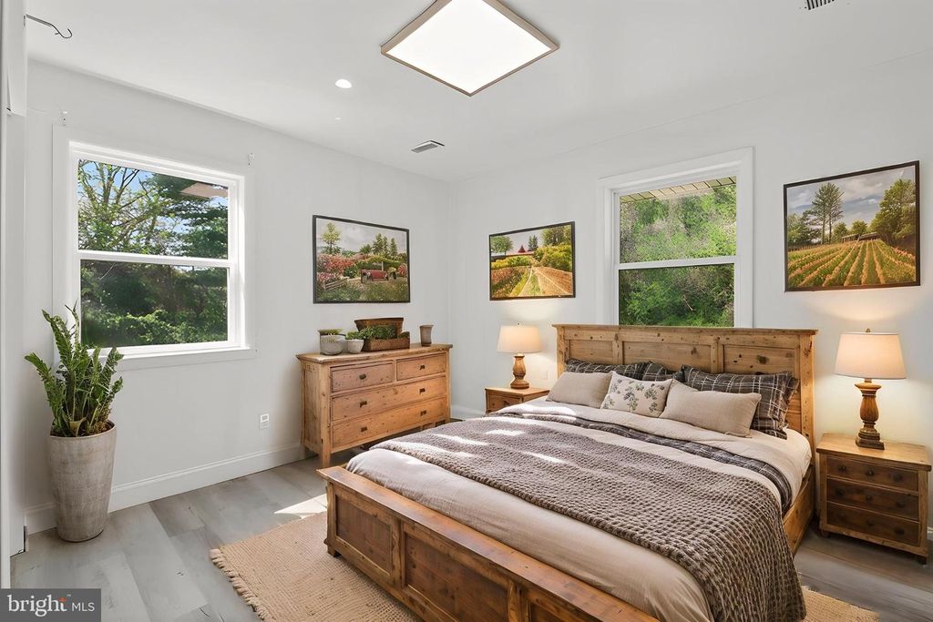 Image 15 of property listing at 45278 COVE MANOR RD, California, MD 20619