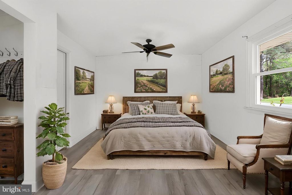 Image 18 of property listing at 45278 COVE MANOR RD, California, MD 20619