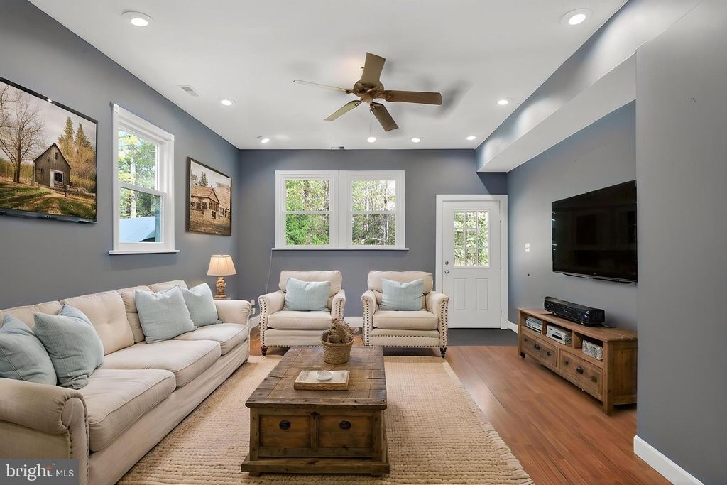 Image 19 of property listing at 45278 COVE MANOR RD, California, MD 20619