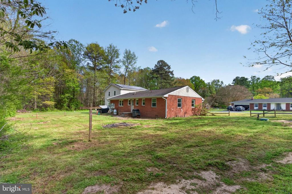 Image 5 of property listing at 45278 COVE MANOR RD, California, MD 20619