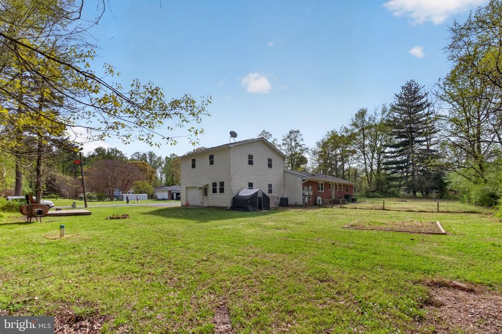 Image 6 of property listing at 45278 COVE MANOR RD, California, MD 20619