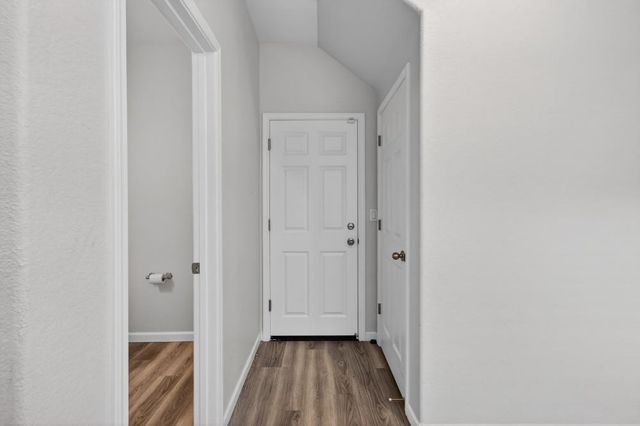 9453 Del Seis Dr, Sacramento, CA 95829