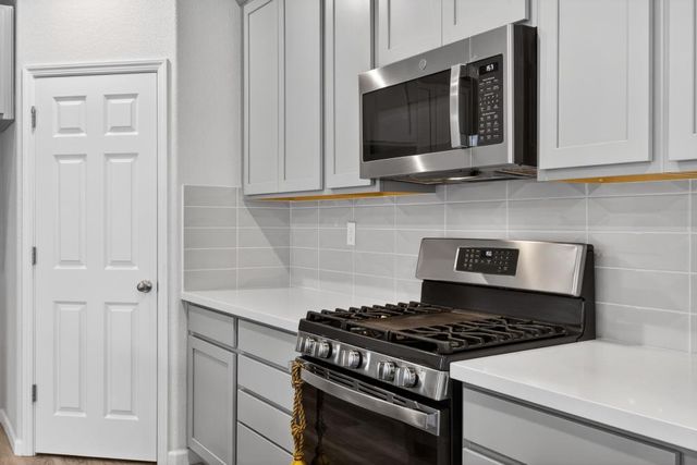 9453 Del Seis Dr, Sacramento, CA 95829