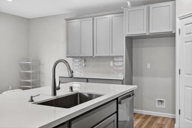 9453 Del Seis Dr, Sacramento, CA 95829