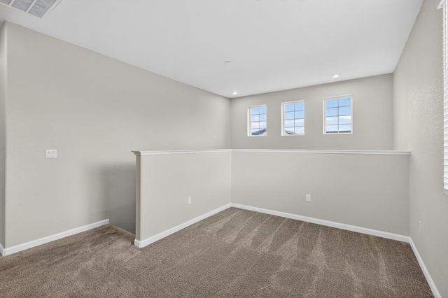 9453 Del Seis Dr, Sacramento, CA 95829