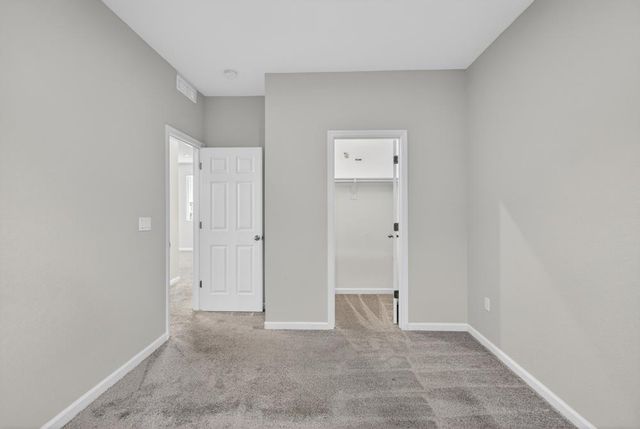 9453 Del Seis Dr, Sacramento, CA 95829