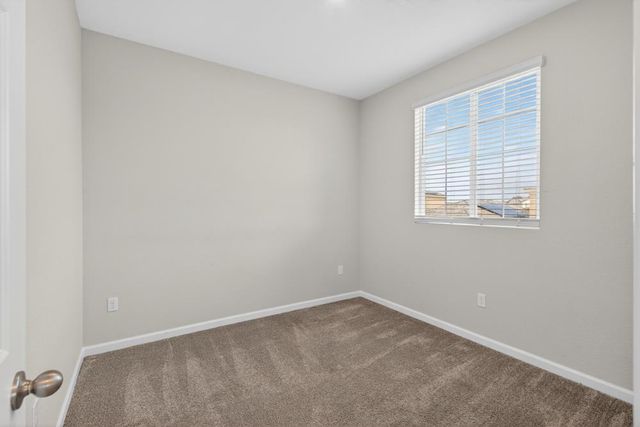 9453 Del Seis Dr, Sacramento, CA 95829