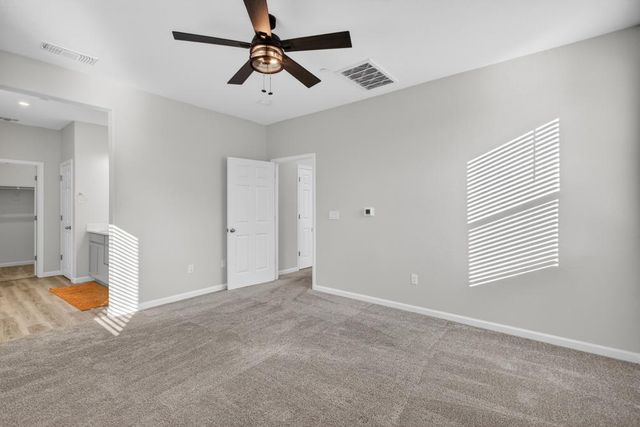 9453 Del Seis Dr, Sacramento, CA 95829